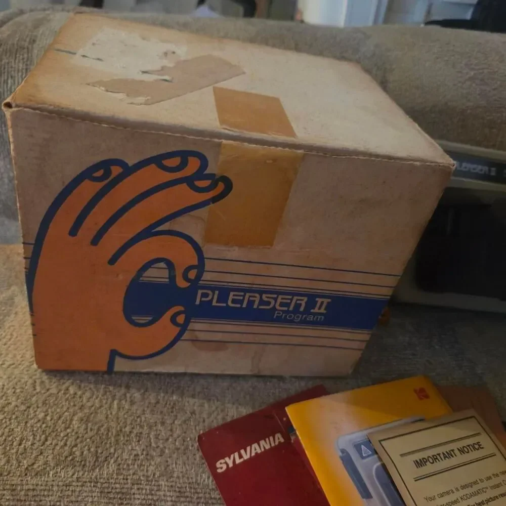 VNTG 80s Kodak Pleaser II Kodamatic Camera - Complete Box Set Collectors retro